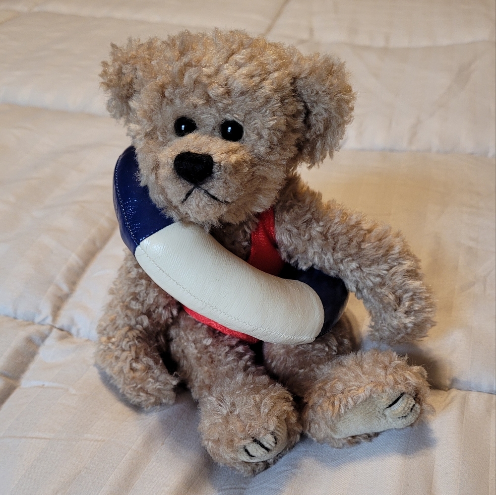 Mini bear with lflife preserver